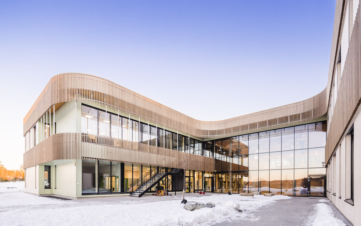 H-fasader Torvbråten Skole stor glassfasade  _A7R4424-HDR_HUNDVEN-CLEMENTS_PHOTOGRAPHY.jpg