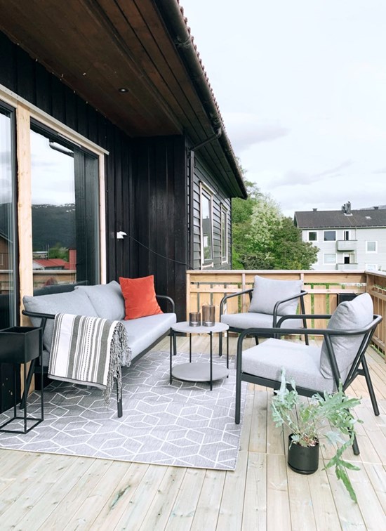 veranda.jpg veranda.jpg